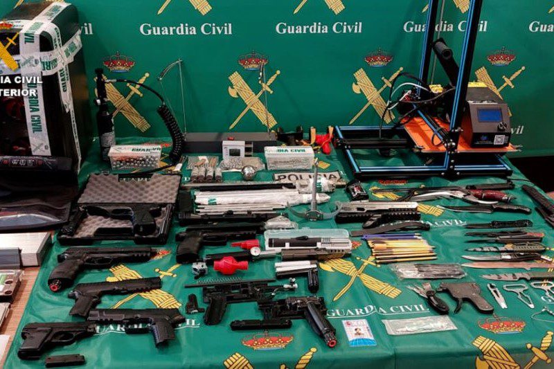Man arrested in Spain for manufacturing illegal weapons and posting tutorials online. Photo by Guardia Civil